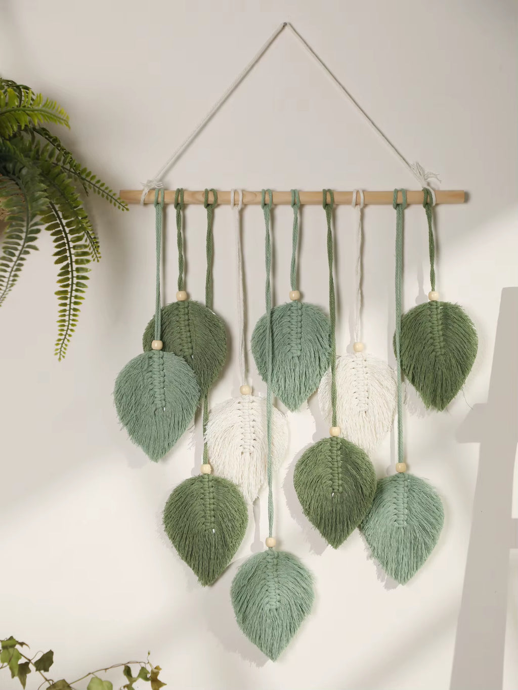 Leaf Macrame Wall Hanging – Boho Tapestry with Tassels for Living Room, Bedroom & Aesthetic Home Decor