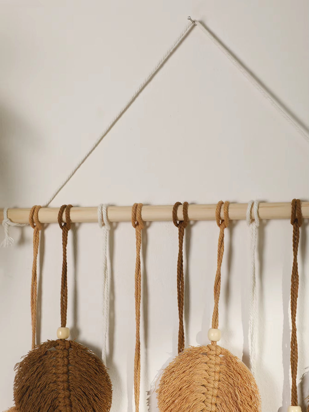 Leaf Macrame Wall Hanging – Boho Tapestry with Tassels for Living Room, Bedroom & Aesthetic Home Decor