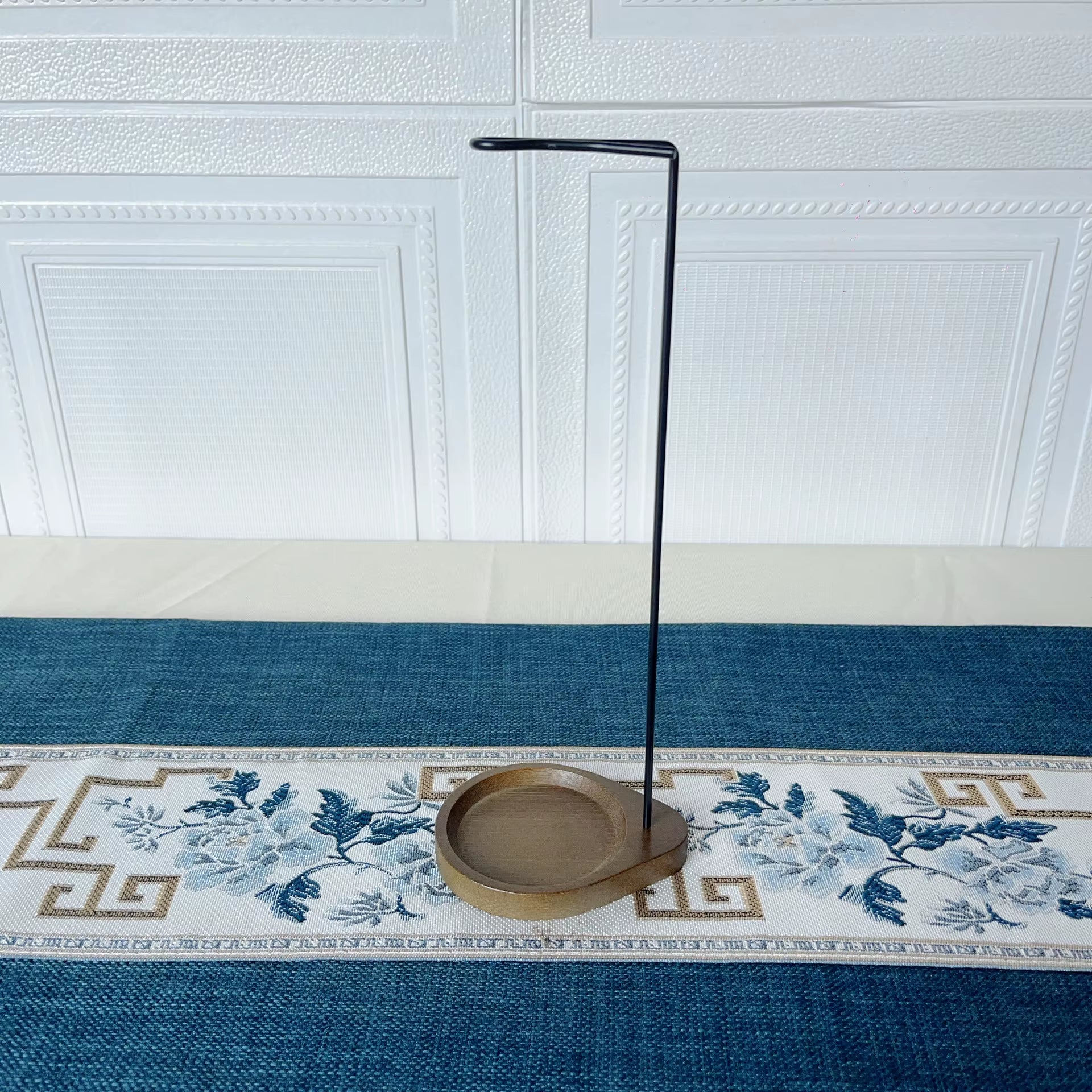 Upside-Down Wooden Incense Burner – Round Incense Stick Holder & Home Yoga Decor